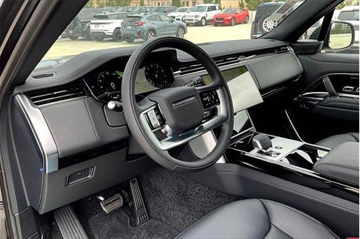 2025 Land Rover Range Rover P530 SE 7 Seat