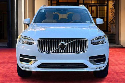 2022 Volvo XC90 T6 Inscription