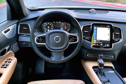 2022 Volvo XC90 T6 Inscription