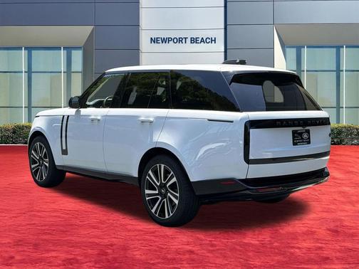 White 2023 Land Rover Range Rover P400 SE