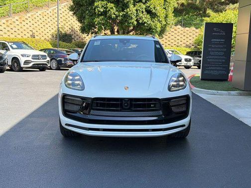 White 2024 Porsche Macan Macan
