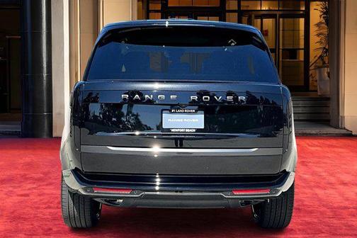 2025 Land Rover Range Rover P400 SE 7 Seat