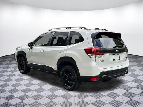 Crystal White Pearl 2024 Subaru Forester Wilderness