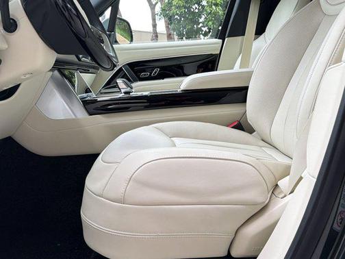 1dv/Green 2026 Land Rover Range Rover P400 SE 7 Seat