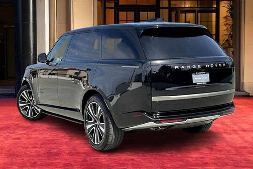 2025 Land Rover Range Rover P530 SE 7 Seat
