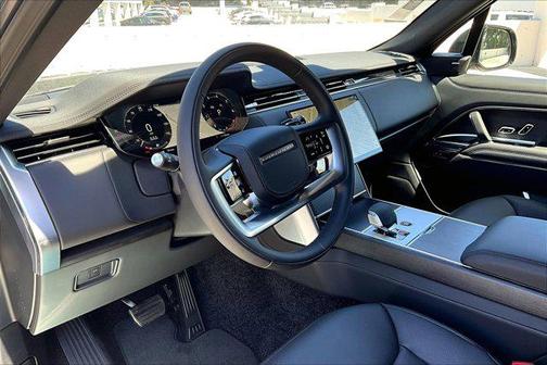 2025 Land Rover Range Rover P400 SE