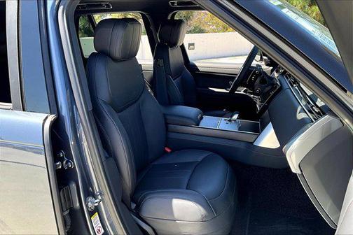 2025 Land Rover Range Rover P400 SE