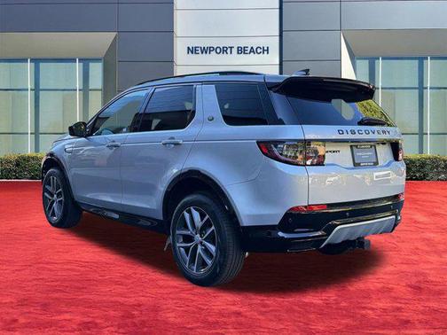 Hakuba Silver Metallic 2026 Land Rover Discovery Sport Landmark