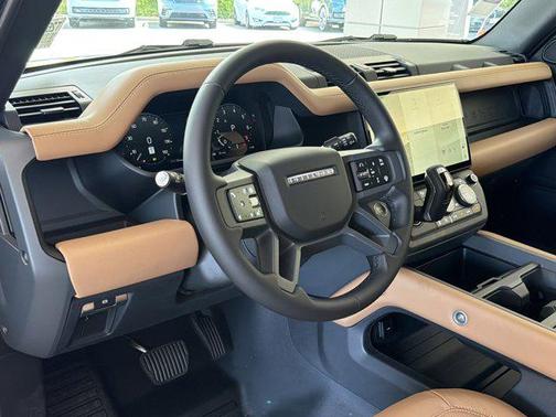 Woolstone Green Metallic 2026 Land Rover Defender P500 X-Dynamic SE