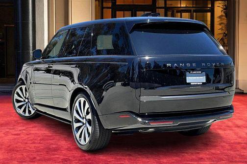 2025 Land Rover Range Rover P400 SE