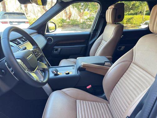 Silver 2024 Land Rover Discovery P300 Dynamic SE