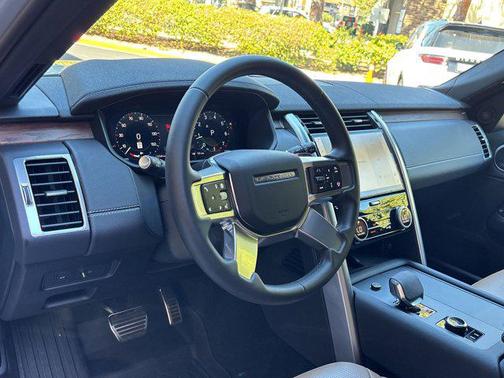 Silver 2024 Land Rover Discovery P300 Dynamic SE