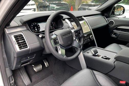 2026 Land Rover Discovery Dynamic SE