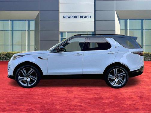 1aa/White 2026 Land Rover Discovery Gemini Edition