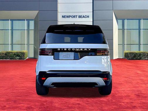 1aa/White 2026 Land Rover Discovery Gemini Edition