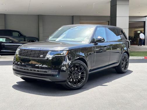 Santorini Black 2026 Land Rover Range Rover P400 SE 7 Seat