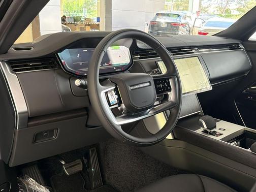 Santorini Black 2026 Land Rover Range Rover P400 SE 7 Seat