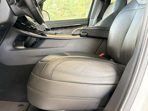 2023 Land Rover Range Rover Sport SE