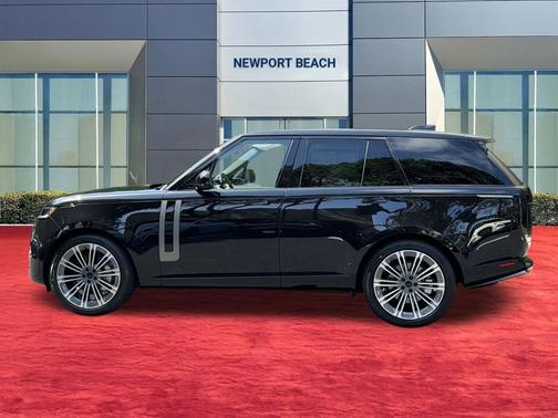 Santorini Black 2026 Land Rover Range Rover P530 SE