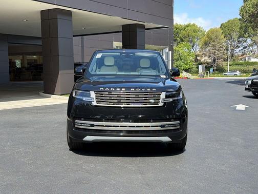 Santorini Black 2026 Land Rover Range Rover P530 SE