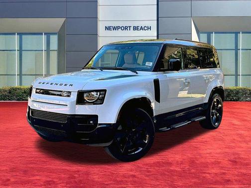 1aa/White 2026 Land Rover Defender P400 X-Dynamic SE