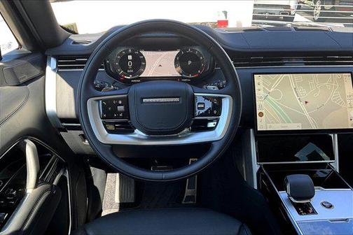 2025 Land Rover Range Rover P530 SE