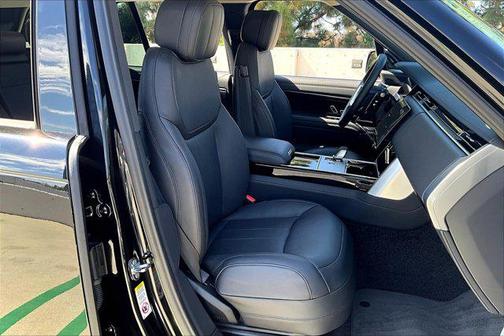 2025 Land Rover Range Rover P530 SE