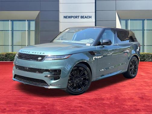 Giola Green Metallic 2026 Land Rover Range Rover Sport SE