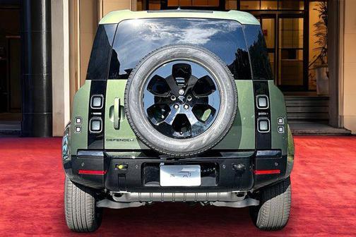 2026 Land Rover Defender P400 X-Dynamic SE