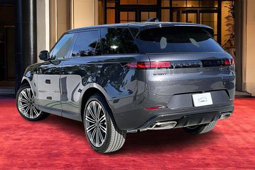 2026 Land Rover Range Rover Sport SE