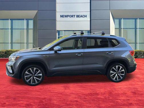Gray 2022 Volkswagen Taos 1.5T SE