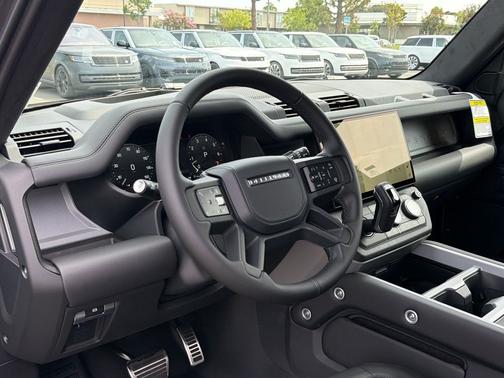 Carpathian Gray Premium Metall 2026 Land Rover Defender P400 X