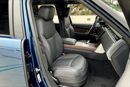 2025 Land Rover Range Rover P550e SE