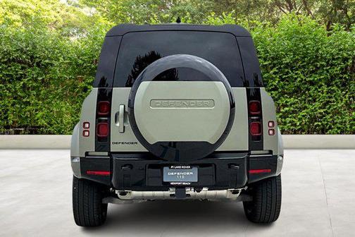 2025 Land Rover Defender 110 P400 X-Dynamic SE