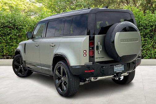 2025 Land Rover Defender 110 P400 X-Dynamic SE