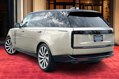 2025 Land Rover Range Rover P400 SE 7 Seat
