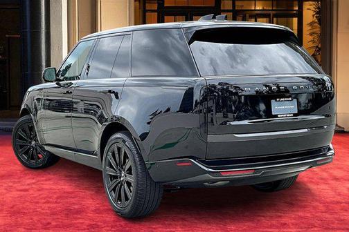 2025 Land Rover Range Rover P400 SE