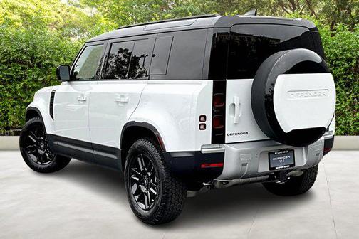 2025 Land Rover Defender 110 P300