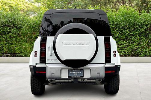 2025 Land Rover Defender 110 P300