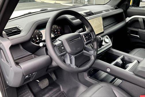 2025 Land Rover Defender 110 P300