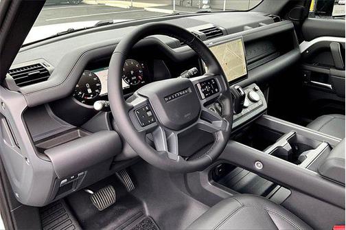 2025 Land Rover Defender 110 P300
