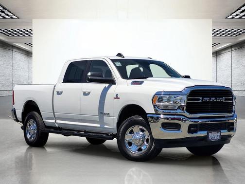 Bright White Clearcoat 2021 RAM 2500 Big Horn Crew Cab 4x4 6'4' Box