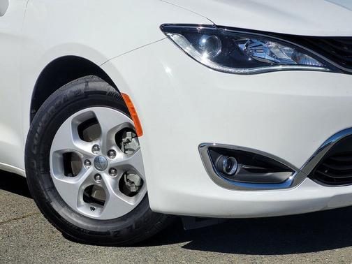 2018 Chrysler Pacifica Hybrid Touring Plus