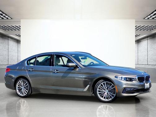 Atlas Cedar Metallic 2018 BMW 530e iPerformance