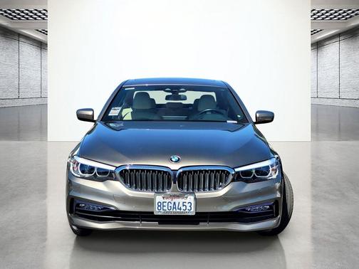 Atlas Cedar Metallic 2018 BMW 530e iPerformance