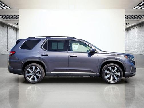 2023 Honda Pilot Touring 8-Passenger