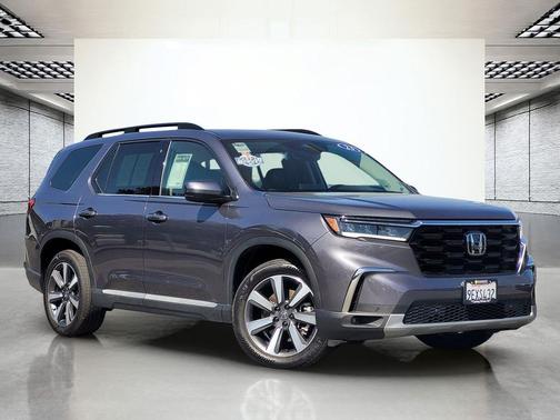 2023 Honda Pilot Touring 8-Passenger