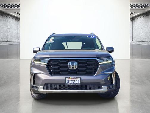 2023 Honda Pilot Touring 8-Passenger