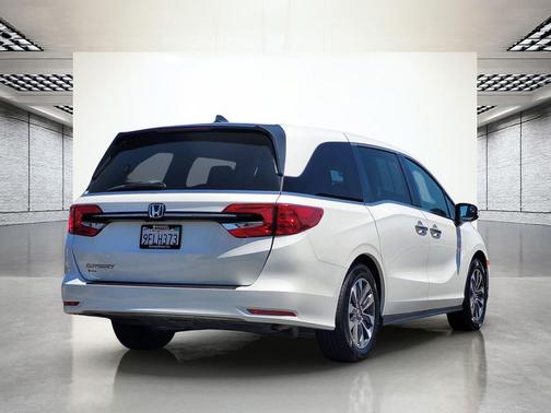 Platinum White Pearl 2023 Honda Odyssey EX-L