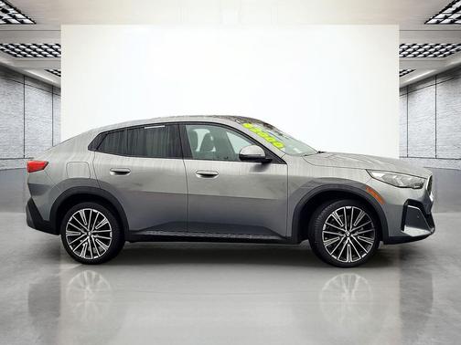 2025 BMW X2 xDrive28i